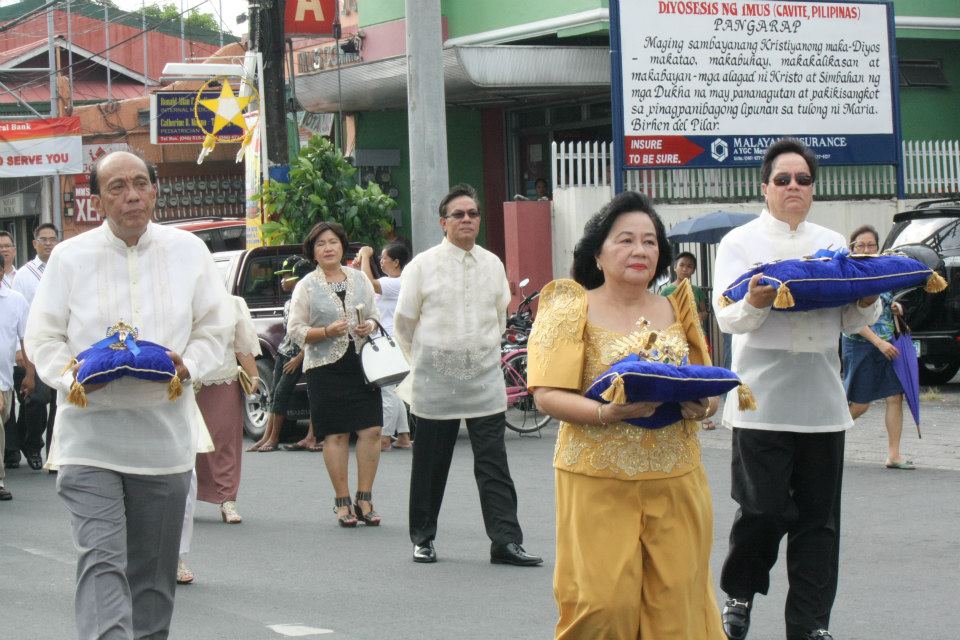 The Entrance of Nana Pilar and its Crowns (10)